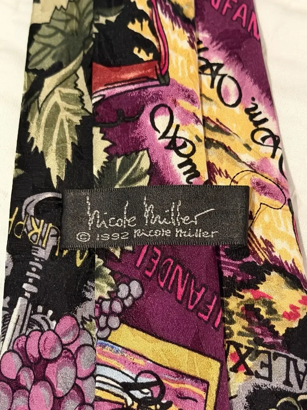 Vintage 1992 Nicole Miller Wine Vineyard Grapes 100% Silk Novelty Tie Korea
